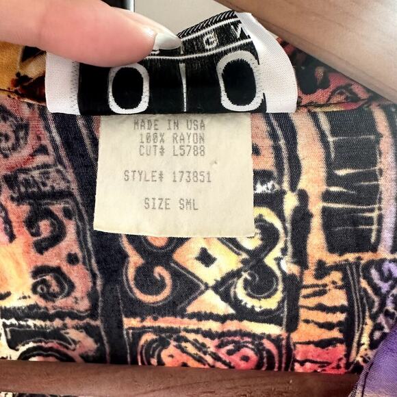 IOIO Womens Unique Vintage Rayon Shirt S Abstract Tribal Print Button Up Boho - Picture 6 of 8